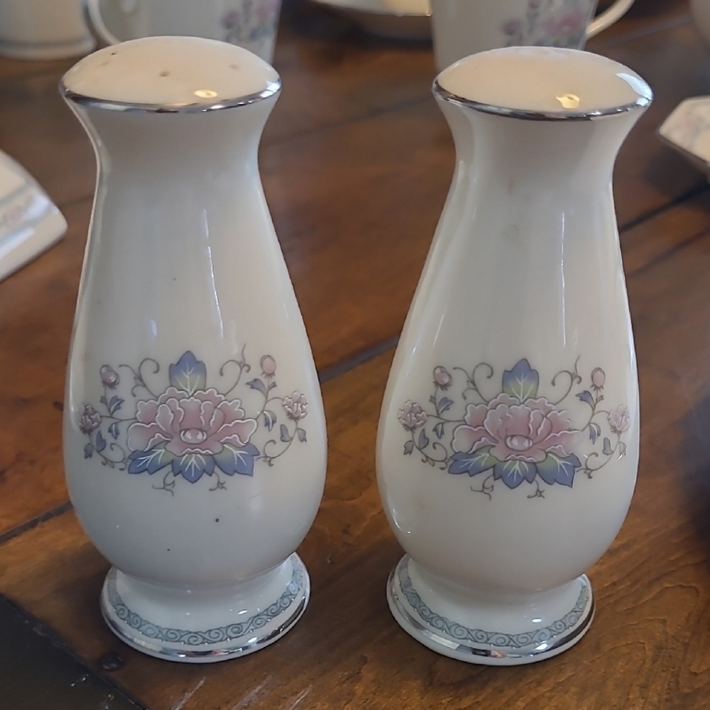 Lenox China Salt & Pepper "Charleston" Pattern